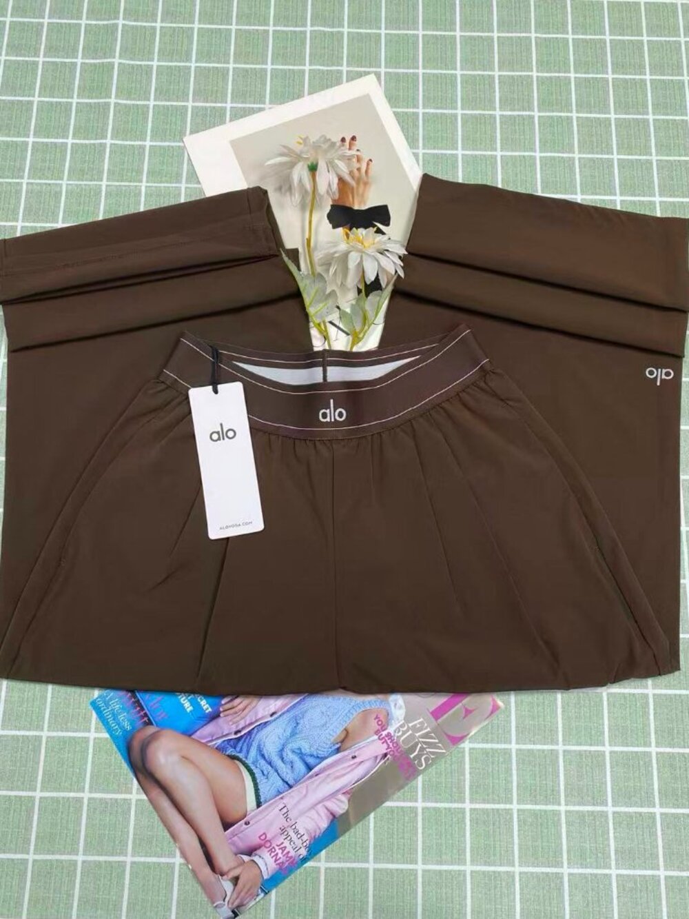 Brand new🤎ALO Yoga Espresso yoga regular pants (30-inch inner seam) - Picture 2 of 8